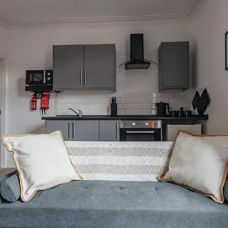 Aberdeen House Serviced Holiday home Leeds (West Yorkshire)