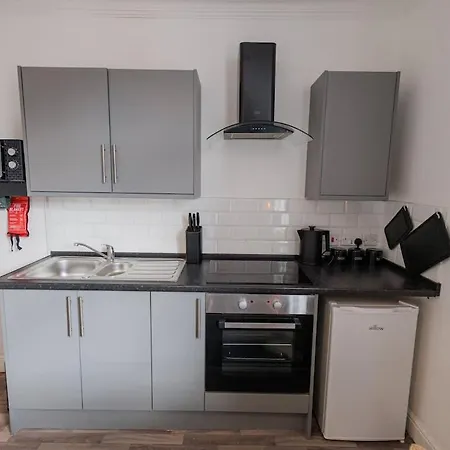 Aberdeen House Serviced *