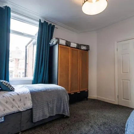 Aberdeen House Serviced Holiday home